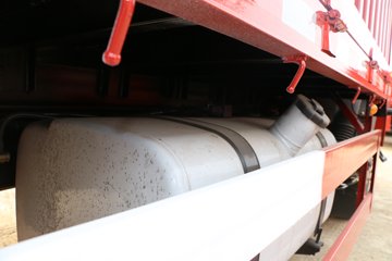 һ����� J6L�п� 180���� 4X2 6.8�������ػ���(8��)ͼƬ