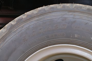 һ����� J6L�п� 180���� 4X2 6.8�������ػ���(8��)ͼƬ