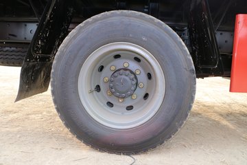 һ����� J6L�п� 180���� 4X2 6.8�������ػ���(8��)ͼƬ