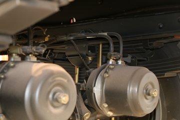 һ����� J6L�п� 180���� 4X2 6.8�������ػ���(8��)ͼƬ