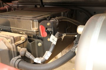 һ����� J6L�п� 180���� 4X2 6.8�������ػ���(8��)ͼƬ