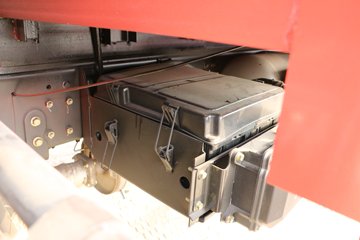 һ����� J6L�п� 180���� 4X2 6.8�������ػ���(8��)ͼƬ