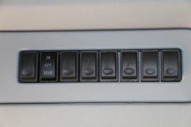 欧曼ETX&nbsp;载货车驾驶室                                               图片