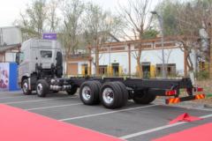 现代商用车 创虎XCIENT重卡 轻量化 440马力 8X4 载货车底盘(CHM1310KPQ80V)