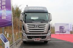 现代商用车 创虎XCIENT重卡 轻量化 440马力 8X4 载货车底盘(CHM1310KPQ80V)