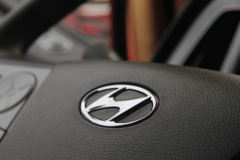 现代商用车 创虎XCIENT重卡 黄金特别版 520马力 6X4牵引车(CHM4251KPQ49V)