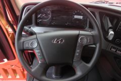 现代商用车 创虎XCIENT重卡 黄金特别版 520马力 6X4牵引车(CHM4251KPQ49V)