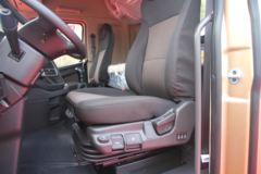 现代商用车 创虎XCIENT重卡 黄金特别版 520马力 6X4牵引车(CHM4251KPQ49V)