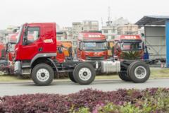东风柳汽 新乘龙M3 220马力 6X2 5.6米自卸车底盘(LZ3250M3CB)
