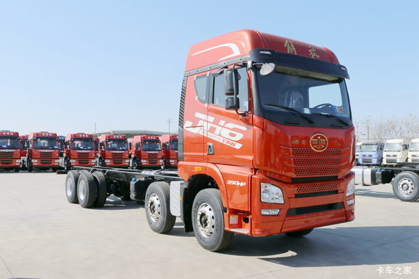 青岛解放 JH6重卡 350马力 8X4 9.5米仓栅式载货车(CA5310CCYP25K2L7T4E5A80)
