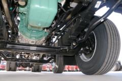 青岛解放 JH6重卡 350马力 8X4 9.5米仓栅式载货车(CA5310CCYP25K2L7T4E5A80)