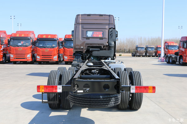 �������½��JH6420����8*4�ػ����һ�3.5��Ԫ