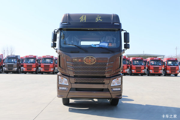 青岛解放 JH6重卡 400马力 8X4 9.5米仓栅式载货车(CA5310CCYP25K2L7T4E5A80)