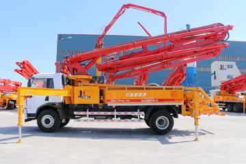 青岛解放底盘&nbsp;泵车外观                                                图片