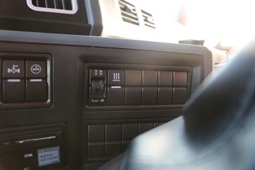 �ൺ��� ��V�ؿ� 375���� 8X4 7.6����ж��(CA3310P2K2L4T4E5A80)ͼƬ