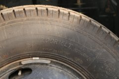 江铃 凯运升级版 116马力 3.68米排半厢式轻卡(JX5042XXYXPGE2)