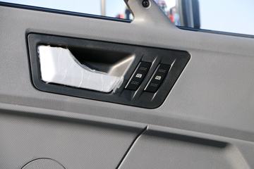 �ൺ��� ��V�п� 180���� 4X2 7.8����ʽ�ػ���ͼƬ