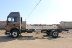 青岛解放 龙VH中卡 220马力 4X2 6.75米仓栅式载货车(CA5189CCYPK2L2E5A80)