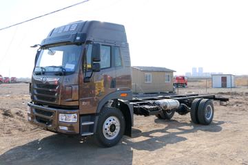 青岛解放 龙VH中卡 220马力 4X2 6.75米仓栅式载货车(CA5189CCYPK2L2E5A80)