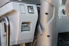 青岛解放 龙VH中卡 220马力 4X2 6.75米仓栅式载货车(CA5189CCYPK2L2E5A80)