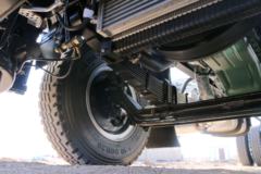 青岛解放 龙VH中卡 220马力 4X2 6.75米仓栅式载货车(CA5189CCYPK2L2E5A80)