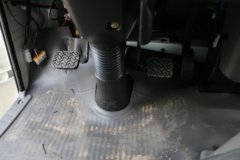 江铃 顺达窄体 116马力 3.32米双排厢式轻卡(JX5044XXYXSGS2)