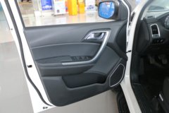 江铃 域虎7 2018款 经典版 豪华型 2.4T柴油 140马力 手动 两驱 双排皮卡