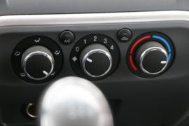 骏铃V7&nbsp;载货车驾驶室                                               图片