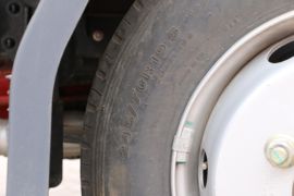 骏铃V7&nbsp;载货车底盘                                                图片