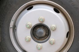 骏铃V7&nbsp;载货车底盘                                                图片