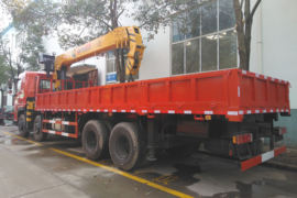 东风华神底盘&nbsp;随车吊外观图片