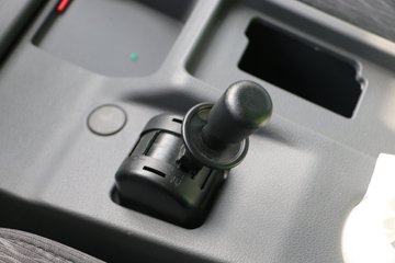 ���� ����E3 140���� 4X2 4��LNG��ж��ͼƬ