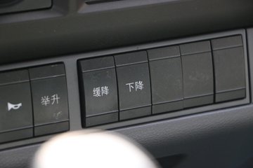 ���� ����E3 140���� 4X2 4��LNG��ж��ͼƬ