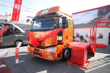一汽解放 J6P重卡 2013款 390马力 4X2牵引车(CA4180P66K24HE4)
