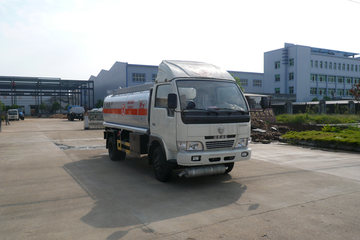 东风小霸王 95马力 4.5方加油车
