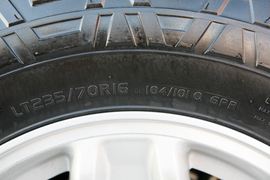 陆铃 皮卡底盘                                                图片