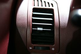 威虎TUV 皮卡驾驶室                                               图片