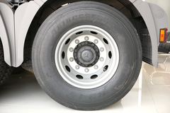 奔驰 Actros重卡 410马力 6X2R牵引车(型号2641)