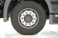 奔驰 Actros重卡 410马力 6X2R牵引车(型号2641)