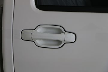 �������� ����F30 2016�� ���ʰ� 1.5L���� 112���� ����˫��Ƥ��ͼƬ