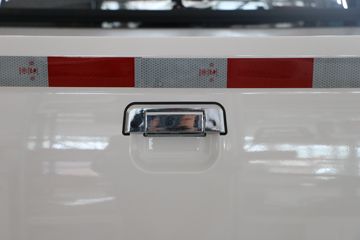 �������� ����F30 2016�� ���ʰ� 1.5L���� 112���� ����˫��Ƥ��ͼƬ