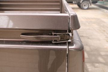 �������� ����F30 2016�� ���ʰ� 1.5L���� 112���� �����˫��Ƥ��ͼƬ