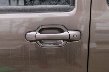 �������� ����F30 2016�� ���ʰ� 1.5L���� 112���� �����˫��Ƥ��ͼƬ