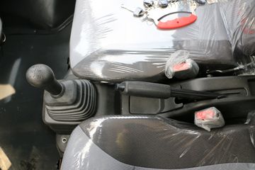 �������� ����T20 ��׼�� 1.5L 112���� ���� 3.3�׵�������΢��(SC1035DCGB5)ͼƬ