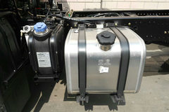 东风新疆(原专底) 嘉运 160马力 4X2 4.2米自卸车(EQ3040LZ5D)