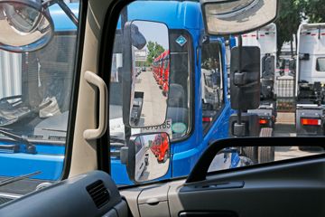 �������ó� ����п� 245���� 4X2�ۿ�ǣ����(�ٱ�3.909)(DFH4180B)ͼƬ