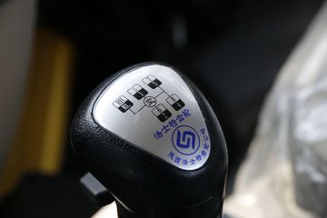 �������ó� ����п� 245���� 4X2�ۿ�ǣ����(�ٱ�3.909)(DFH4180B)ͼƬ