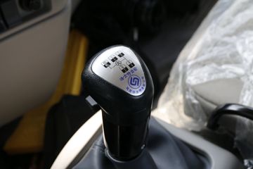 �������ó� ����п� 245���� 4X2�ۿ�ǣ����(�ٱ�3.909)(DFH4180B)ͼƬ