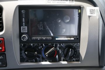 �������ó� ����п� 245���� 4X2�ۿ�ǣ����(�ٱ�3.909)(DFH4180B)ͼƬ