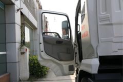 东风商用车 天锦中卡 245马力 4X2港口牵引车(速比3.909)(DFH4180B)